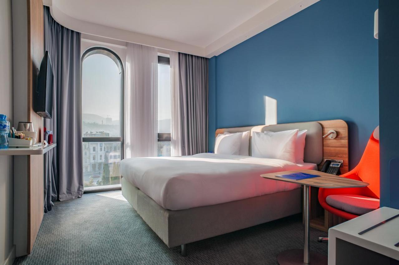 Holiday Inn Express Tbilisi Avlabari By Ihg Buitenkant foto