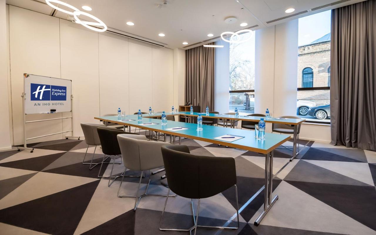 Holiday Inn Express Tbilisi Avlabari By Ihg Buitenkant foto
