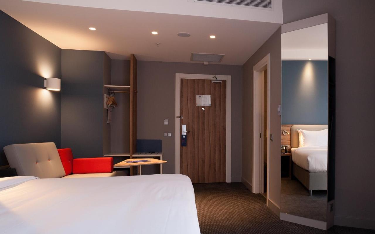 Holiday Inn Express Tbilisi Avlabari By Ihg Buitenkant foto