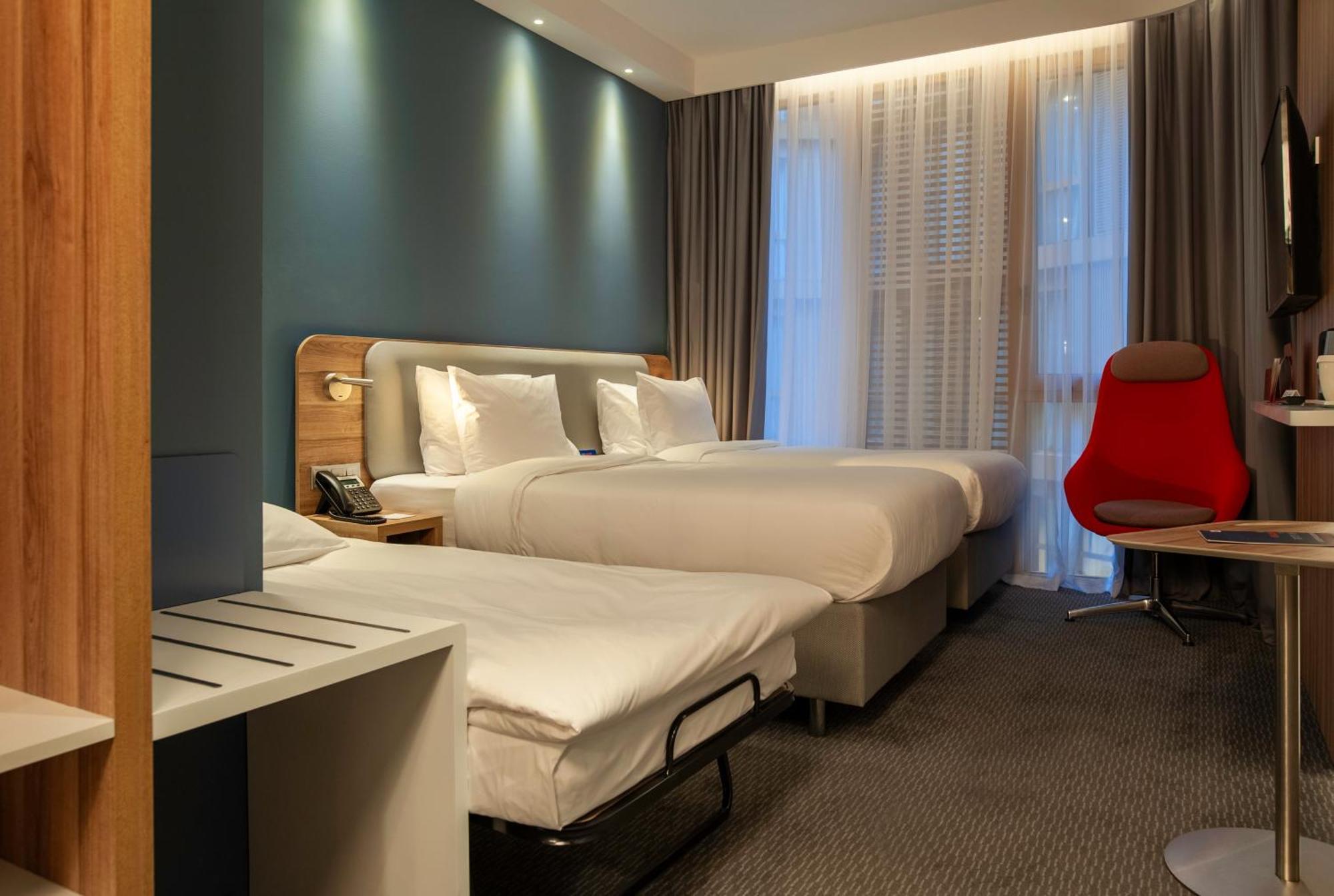 Holiday Inn Express Tbilisi Avlabari By Ihg Buitenkant foto