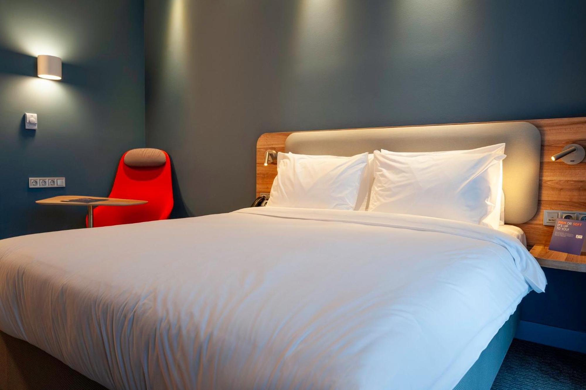 Holiday Inn Express Tbilisi Avlabari By Ihg Buitenkant foto